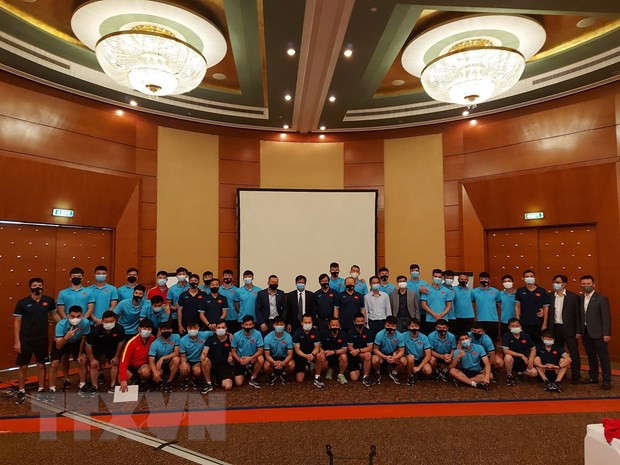 Le Vietnam et les EAU élargissent leur coopération dans le football ảnh 2 Le Vietnam et les EAU élargissent leur coopération dans le football ảnh 2
