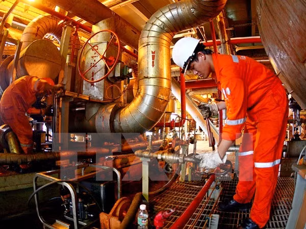 Vietnam et Daghestan conviennent d’exploiter du pétrole en mer Caspienne ảnh 1