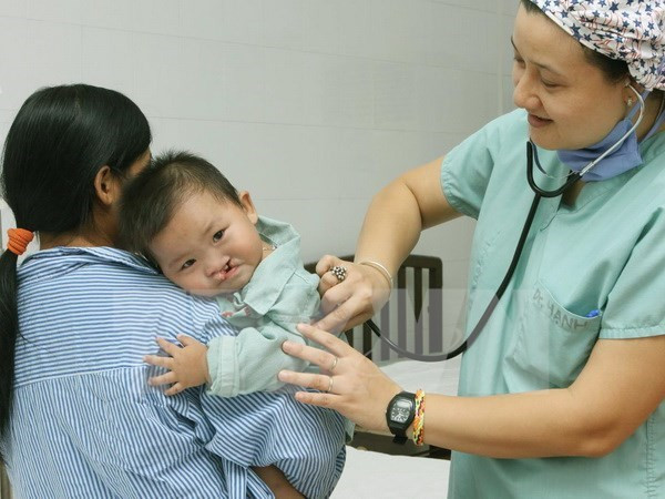 Operation Smile rend le sourire à plus des 200 enfants à Quang Ngai ảnh 1 Operation Smile rend le sourire à plus des 200 enfants à Quang Ngai ảnh 1