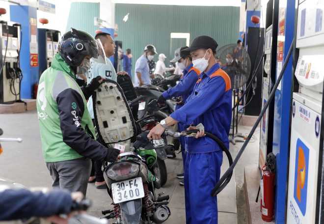 Le prix de l'essence en hausse de plus de 500 dongs le litre ảnh 1 Le prix de l'essence en hausse de plus de 500 dongs le litre ảnh 1