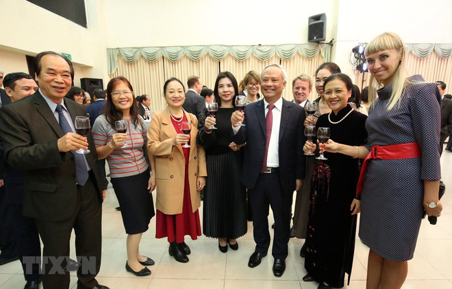 Rencontre des représentants des ONG étrangères à l’occasion du Têt du Rat ảnh 1 Rencontre des représentants des ONG étrangères à l’occasion du Têt du Rat ảnh 1