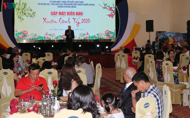 Dà Nang: rencontre avec 200 Viêt Kiêu à l’occasion du Têt ảnh 1 Dà Nang: rencontre avec 200 Viêt Kiêu à l’occasion du Têt ảnh 1
