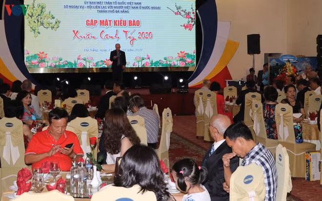 Dà Nang: rencontre avec 200 Viêt Kiêu à l’occasion du Têt ảnh 1