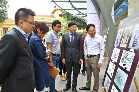 Lancement du 5e concours "Caricature de presse du Vietnam" ảnh 2 Lancement du 5e concours "Caricature de presse du Vietnam" ảnh 2