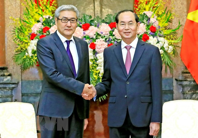 Le chef de l’Etat reçoit le secrétaire du Conseil national de sécurité de Mongolie ảnh 1 Le chef de l’Etat reçoit le secrétaire du Conseil national de sécurité de Mongolie ảnh 1