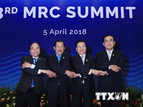 La présence du PM au sommet confirme l'engagement du Vietnam envers la coopération de la MRC ảnh 1 La présence du PM au sommet confirme l'engagement du Vietnam envers la coopération de la MRC ảnh 1