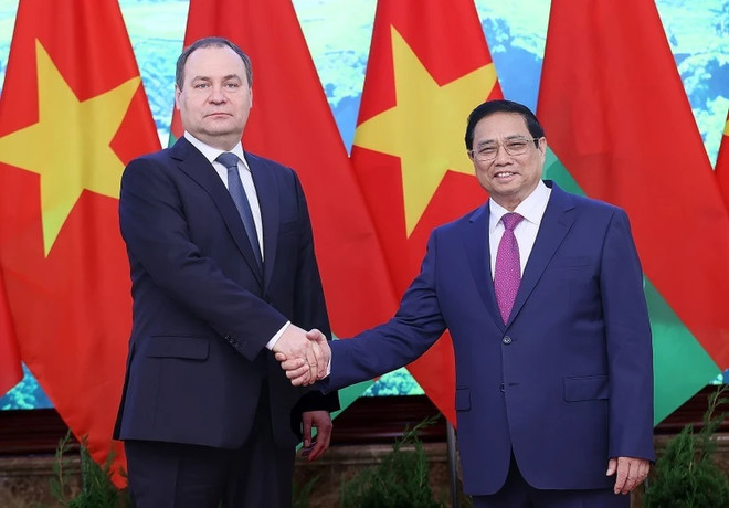 Cérémonie d'accueil du Premier ministre biélorusse en visite officielle au Vietnam ảnh 1 Cérémonie d'accueil du Premier ministre biélorusse en visite officielle au Vietnam ảnh 1