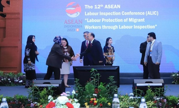 Volonté de l'ASEAN de protéger les droits des travailleurs migrants ảnh 1 Volonté de l'ASEAN de protéger les droits des travailleurs migrants ảnh 1