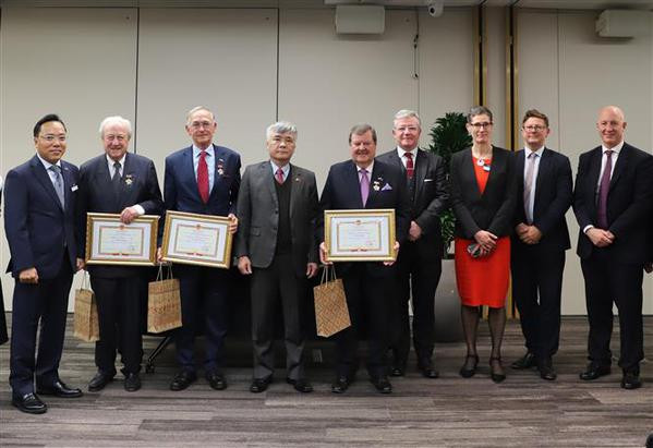 Les cofondateurs de Vietnam UK Network à l’honneur ảnh 1 Les cofondateurs de Vietnam UK Network à l’honneur ảnh 1
