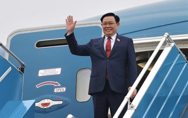 Le président de l’AN part pour le Sommet parlementaire CLV et des visites au Laos et en Thaïlande ảnh 1