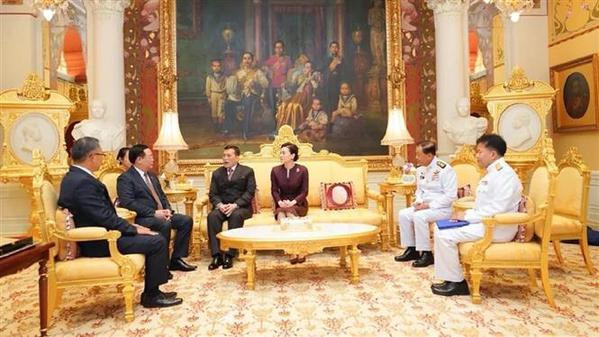 Entrevue entre le président de l'AN Vuong Dinh Hue et le roi de Thaïlande Maha Vajiralongkorn ảnh 1 Entrevue entre le président de l'AN Vuong Dinh Hue et le roi de Thaïlande Maha Vajiralongkorn ảnh 1