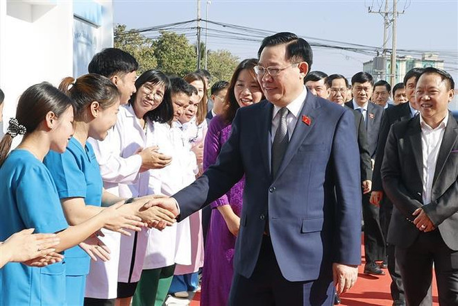 Activités du président de l’Assemblée nationale Vuong Dinh Hue au Laos ảnh 1 Activités du président de l’Assemblée nationale Vuong Dinh Hue au Laos ảnh 1