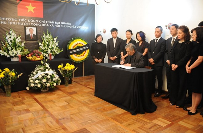 Hommage au président Tran Dai Quang dans différents pays ảnh 1 Hommage au président Tran Dai Quang dans différents pays ảnh 1