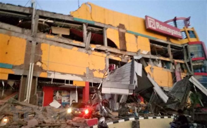 Séisme en Indonésie : au moins cinq personnes disparues après le tsunami ảnh 1 Séisme en Indonésie : au moins cinq personnes disparues après le tsunami ảnh 1