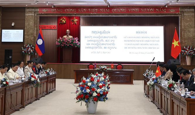 Hanoï et Vientiane (Laos) renforcent leur coopération pour la période 2023-2025 ảnh 1