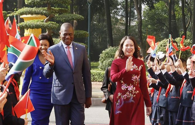 La vice-présidente Vo Thi Anh Xuan s’entretient avec son homologue sud-africain Paul Mashatile ảnh 1 La vice-présidente Vo Thi Anh Xuan s’entretient avec son homologue sud-africain Paul Mashatile ảnh 1