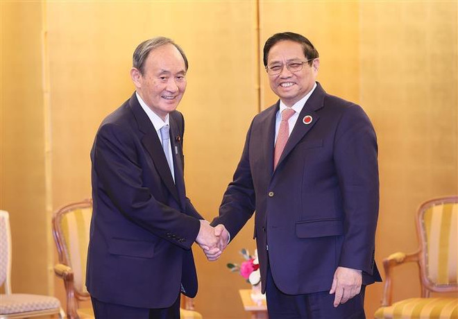 Le PM Pham Minh Chinh reçoit son homologue singapourien et un ancien homologue japonais ảnh 1 Le PM Pham Minh Chinh reçoit son homologue singapourien et un ancien homologue japonais ảnh 1