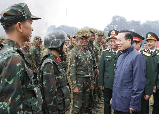 Le président inspecte l’état de préparation au combat de l’armée des commandos ảnh 1 Le président inspecte l’état de préparation au combat de l’armée des commandos ảnh 1