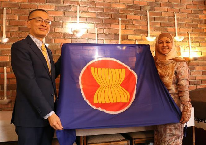 Transfert de la présidence du Comité de l'ASEAN à Berlin (Allemagne) au Brunei ảnh 1 Transfert de la présidence du Comité de l'ASEAN à Berlin (Allemagne) au Brunei ảnh 1