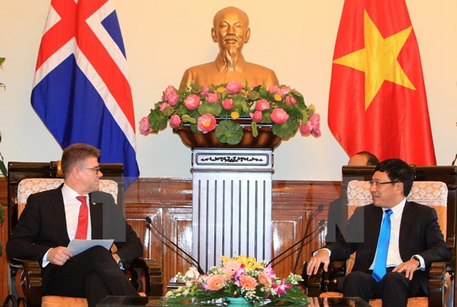 Le chef de la diplomatie rencontre des responsables britannique, belge et islandais ảnh 2 Le chef de la diplomatie rencontre des responsables britannique, belge et islandais ảnh 2
