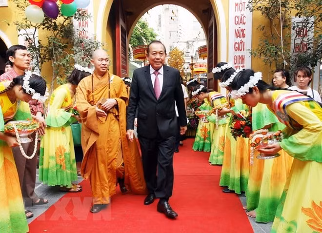 Le 2562e anniversaire de la naissance de Bouddha célébré à Hanoi ảnh 1