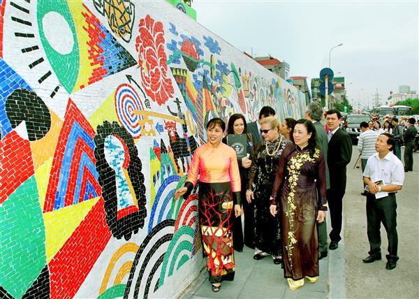 Thu Thuy, la céramiste qui voit grand ảnh 1 Thu Thuy, la céramiste qui voit grand ảnh 1