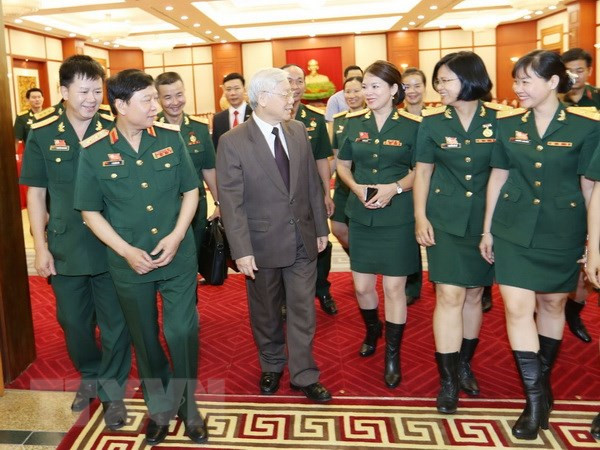 Le leader du PCV Nguyên Phu Trong reçoit des syndicalistes de l’Armée ảnh 1 Le leader du PCV Nguyên Phu Trong reçoit des syndicalistes de l’Armée ảnh 1