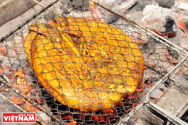 Raie au sel et aux piments verts grillée ảnh 3 Raie au sel et aux piments verts grillée ảnh 3