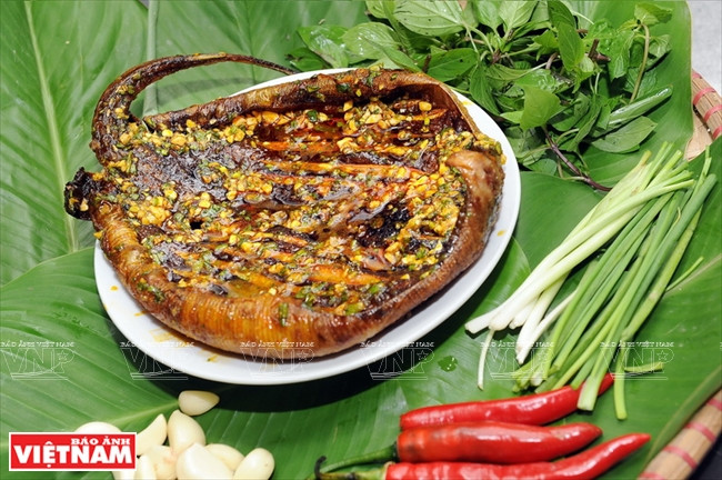 Raie au sel et aux piments verts grillée ảnh 2 Raie au sel et aux piments verts grillée ảnh 2