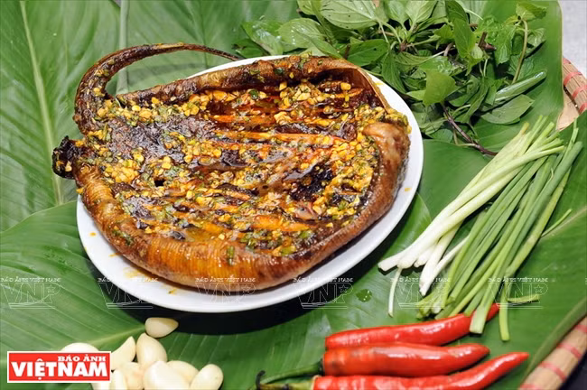 Raie au sel et aux piments verts grillée ảnh 2 Raie au sel et aux piments verts grillée ảnh 2