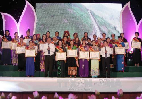 Hommage aux femmes d'affaires exemplaires du Tay Bac ảnh 1 Hommage aux femmes d'affaires exemplaires du Tay Bac ảnh 1