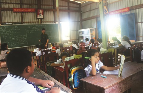 L’instituteur intrépide de l’île de Hon Chuôi ảnh 2 L’instituteur intrépide de l’île de Hon Chuôi ảnh 2