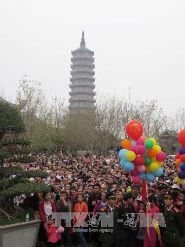 Ouverture de la Fête de la pagode Bai Dinh à Ninh Binh ảnh 2 Ouverture de la Fête de la pagode Bai Dinh à Ninh Binh ảnh 2