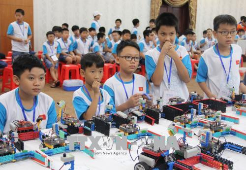 Des élèves de Ho Chi Minh-Ville dominent le concours robotique IYRC Vietnam 2018 ảnh 1 Des élèves de Ho Chi Minh-Ville dominent le concours robotique IYRC Vietnam 2018 ảnh 1