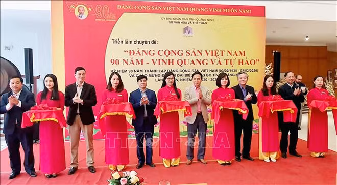 Exposition sur les 90 ans du Parti dans plusieurs localités ảnh 1