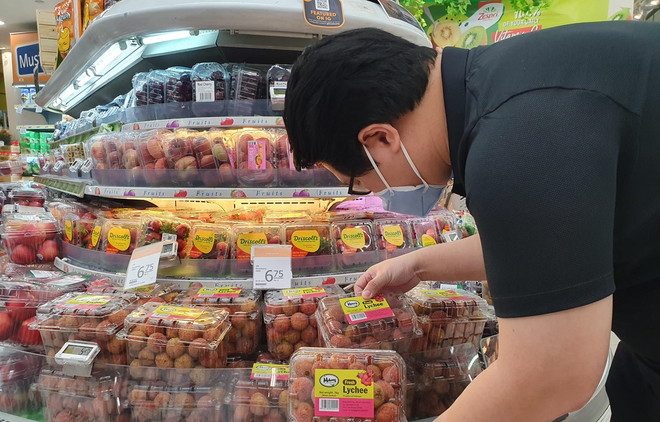 Le litchi vietnamien est présent dans la chaîne de supermarchés FairPrice de Singapour ảnh 1 Le litchi vietnamien est présent dans la chaîne de supermarchés FairPrice de Singapour ảnh 1