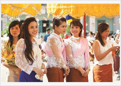 Revisité, l’habit traditionnel des Khmers du Sud fait recette ảnh 1