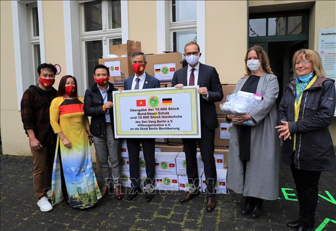 Le maire de Berlin apprécie les activités philanthropiques de la communauté vietnamienne ảnh 1 Le maire de Berlin apprécie les activités philanthropiques de la communauté vietnamienne ảnh 1
