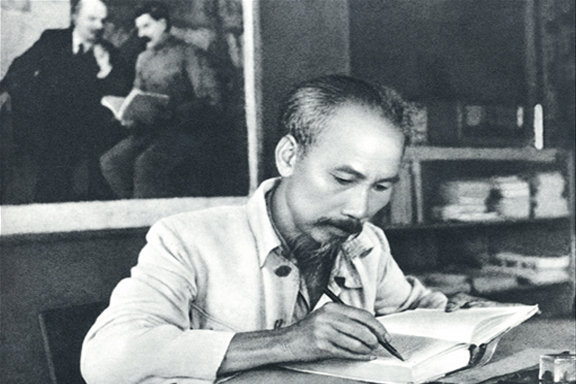 90 ans du PCV: Hô Chi Minh, leader de la Révolution d’Août 1945 ảnh 1 90 ans du PCV: Hô Chi Minh, leader de la Révolution d’Août 1945 ảnh 1