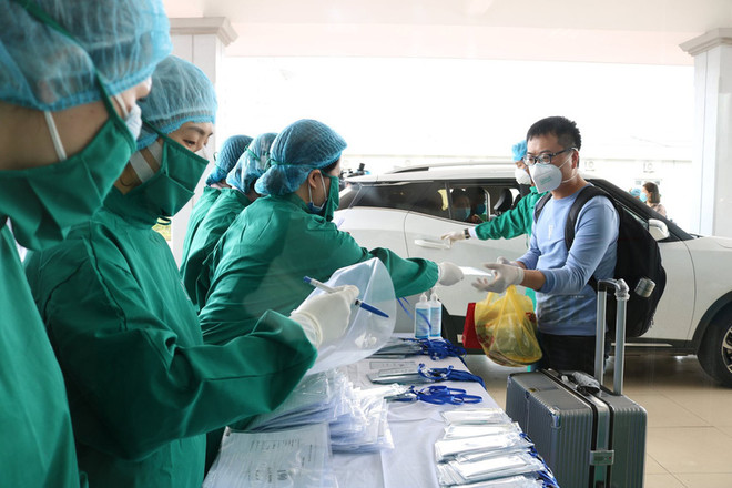COVID-19: coordination pour bien déployer les procédures de quarantaine aux aéroports ảnh 1 COVID-19: coordination pour bien déployer les procédures de quarantaine aux aéroports ảnh 1