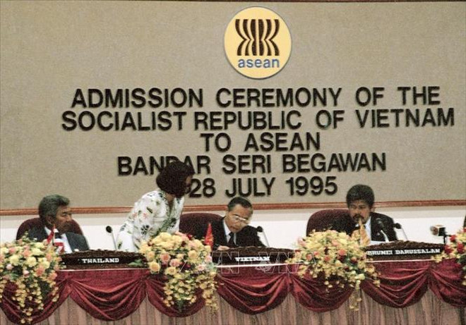 25 ans d’adhésion du Vietnam à l’ASEAN: S’unir pour une Communauté de l'ASEAN « Cohésif et réactif » ảnh 1 25 ans d’adhésion du Vietnam à l’ASEAN: S’unir pour une Communauté de l'ASEAN « Cohésif et réactif » ảnh 1