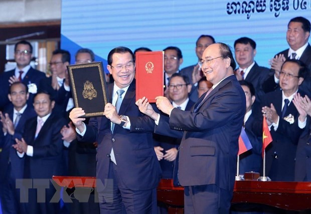 Cérémonie de réception de la carte topographique de la frontière Vietnam-Cambodge ảnh 1 Cérémonie de réception de la carte topographique de la frontière Vietnam-Cambodge ảnh 1