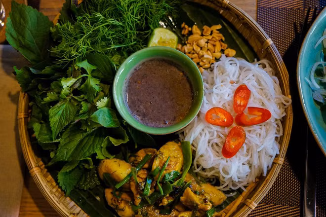 Les plats vietnamiens appréciés des étrangers ảnh 2