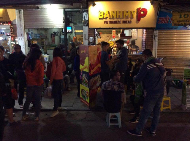 Le "banh mi" fait la renommée des Vietnamiens dans le monde ảnh 4 Le "banh mi" fait la renommée des Vietnamiens dans le monde ảnh 4