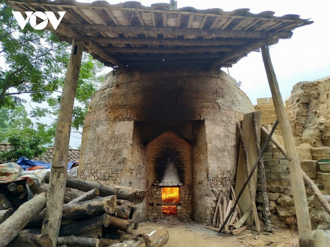 Dans les coulisses de la fabrication de tuiles yin-yang à Quynh Son ảnh 3 Dans les coulisses de la fabrication de tuiles yin-yang à Quynh Son ảnh 3