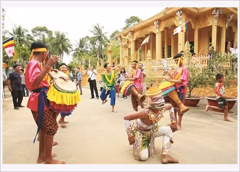 Ouverture de la fête Ok Om Bok des Khmers à Tra Vinh ảnh 1