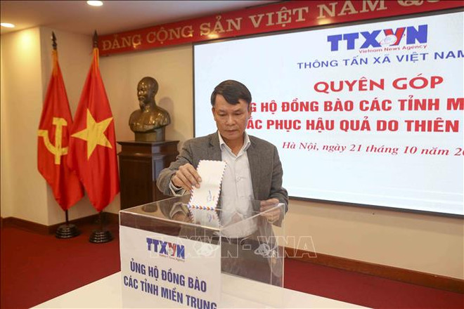 La VNA au chevet des victimes des inondations dans la région du Centre ảnh 1 La VNA au chevet des victimes des inondations dans la région du Centre ảnh 1
