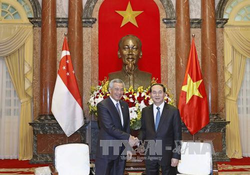 Le président Tran Dai Quang reçoit le Premier ministre Lee Hsien Loong ảnh 1 Le président Tran Dai Quang reçoit le Premier ministre Lee Hsien Loong ảnh 1