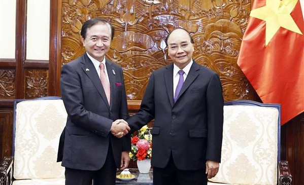 Le président Nguyen Xuan Phuc reçoit le gouverneur de la préfecture de Kanagawa (Japon) ảnh 2 Le président Nguyen Xuan Phuc reçoit le gouverneur de la préfecture de Kanagawa (Japon) ảnh 2