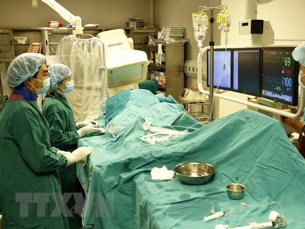 Des experts cubains transfèrent des techniques à l’hôpital d’amitié Vietnam-Cuba Dong Hoi ảnh 1 Des experts cubains transfèrent des techniques à l’hôpital d’amitié Vietnam-Cuba Dong Hoi ảnh 1